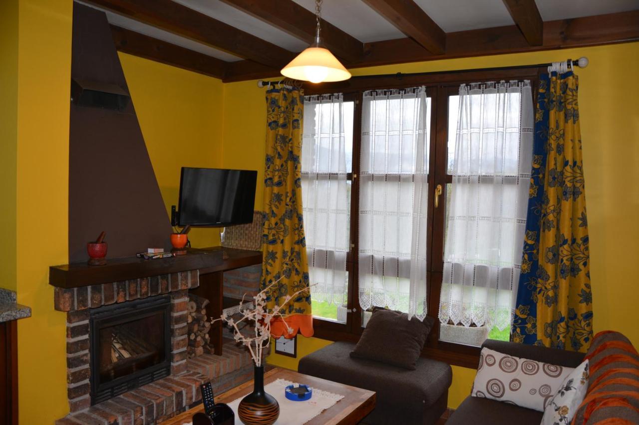 Apartamentos Rurales Piedrafita Llenín Extérieur photo